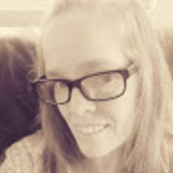 Meet your Posher, Danielle - Picture 1 of 1